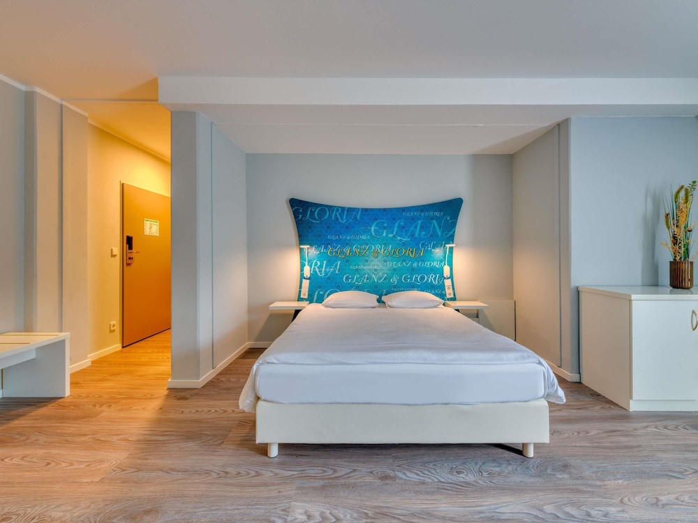 جناح عائلي بسرير مزدوج مع أريكة، ibis Styles Regensburg 9/10