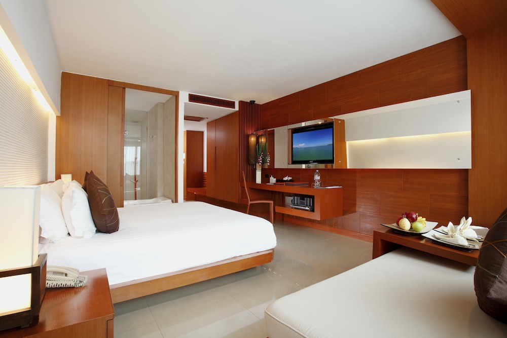 La Flora Resort Patong 24/70