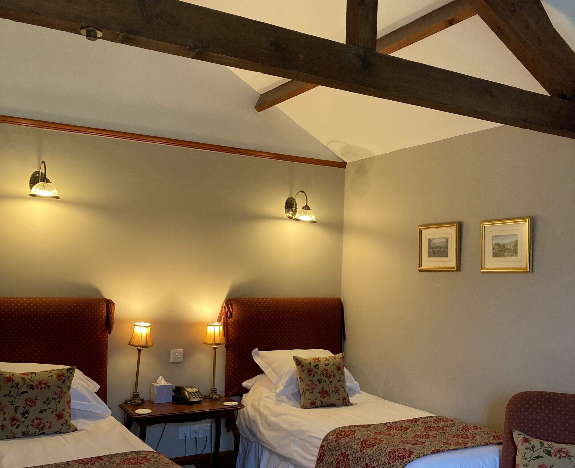 Superior, Twin Beds