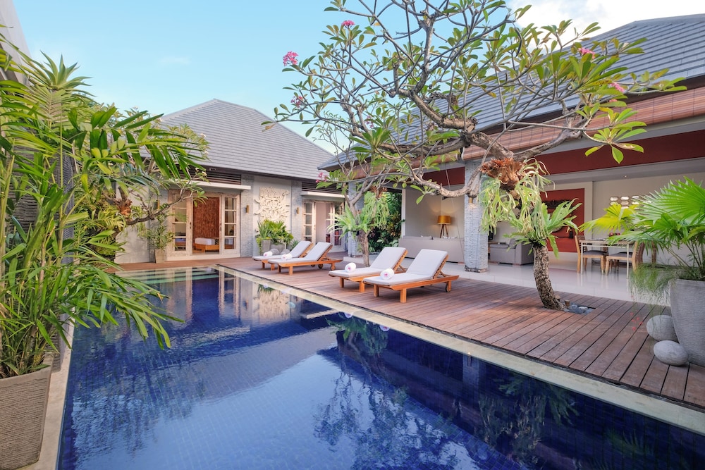 The Wolas Villas And Spa 66/73