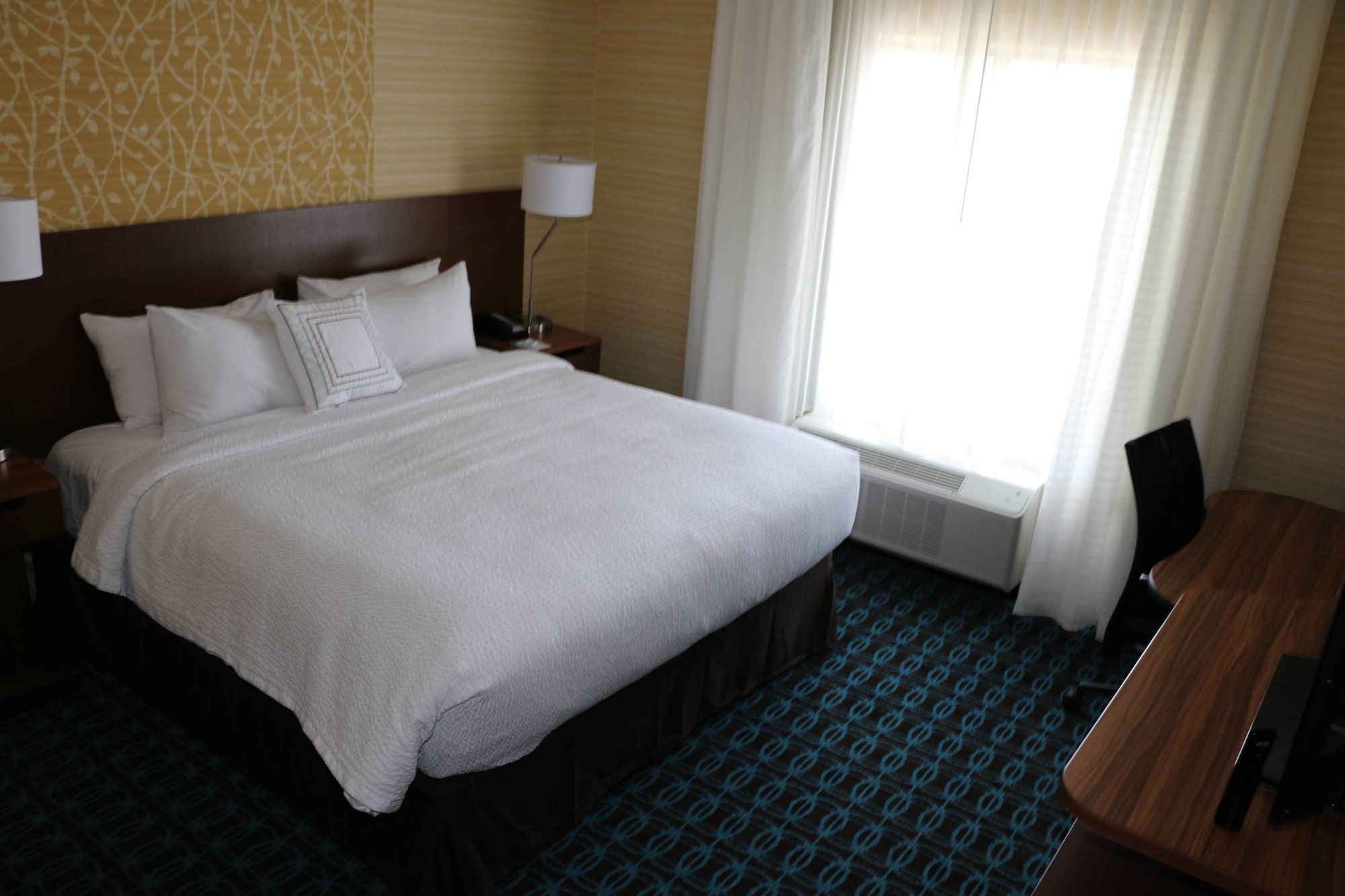 Suite, King Bed, Sofa