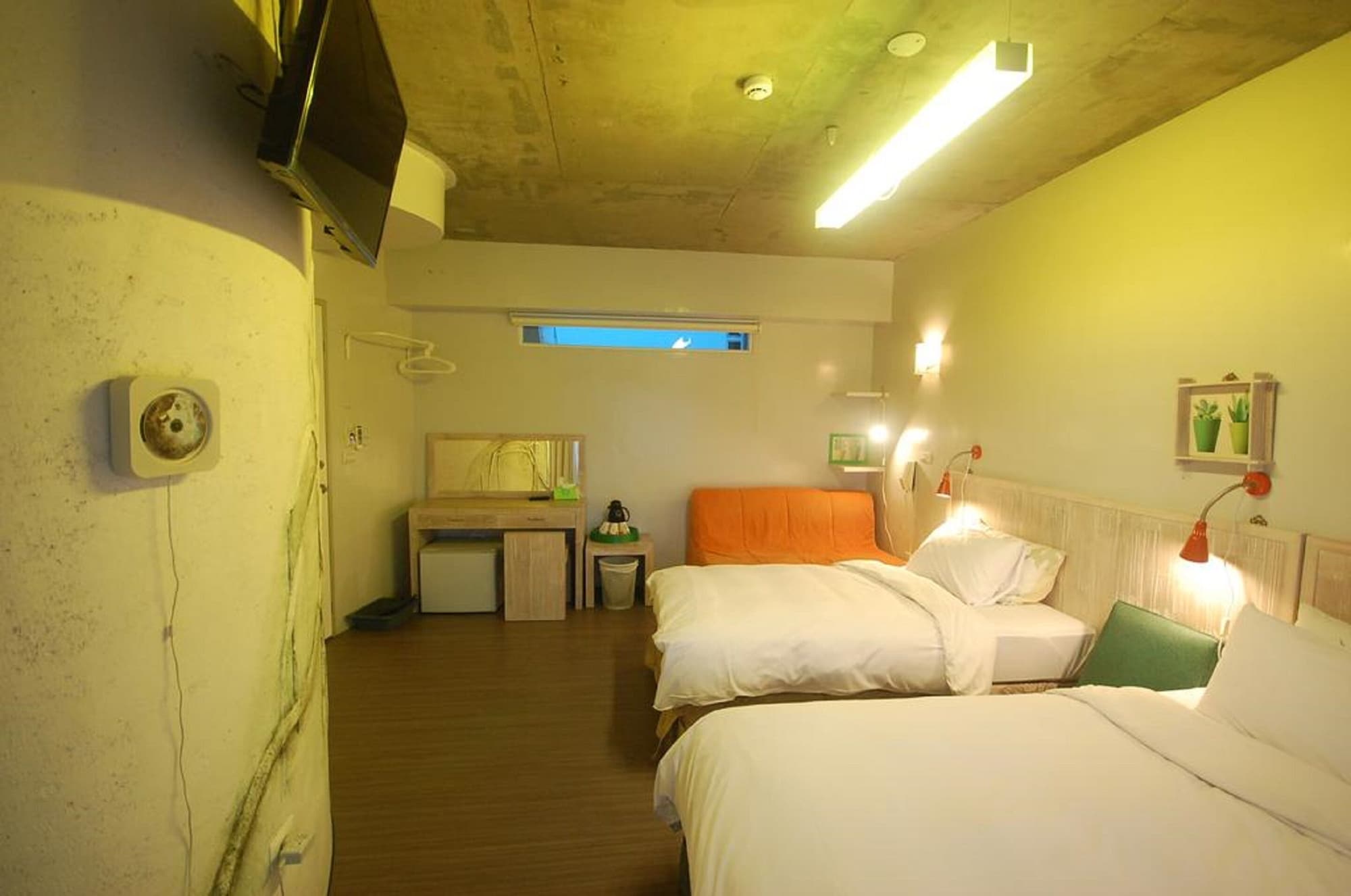 ROOM, TRIPLE, MULTIPLE BEDS, BALCONY