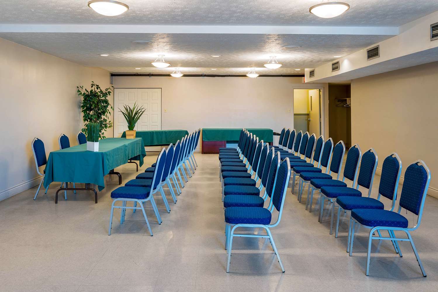 Quality Hotel & Suites Sherbrooke QC 10/14