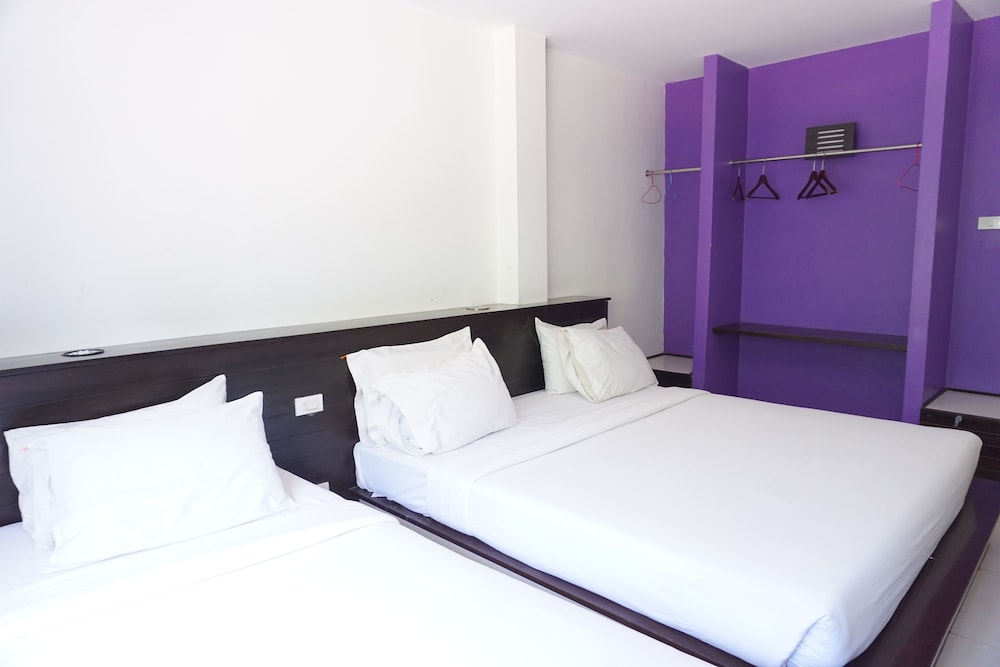 SRI CHUMPHON HOTEL 10/35