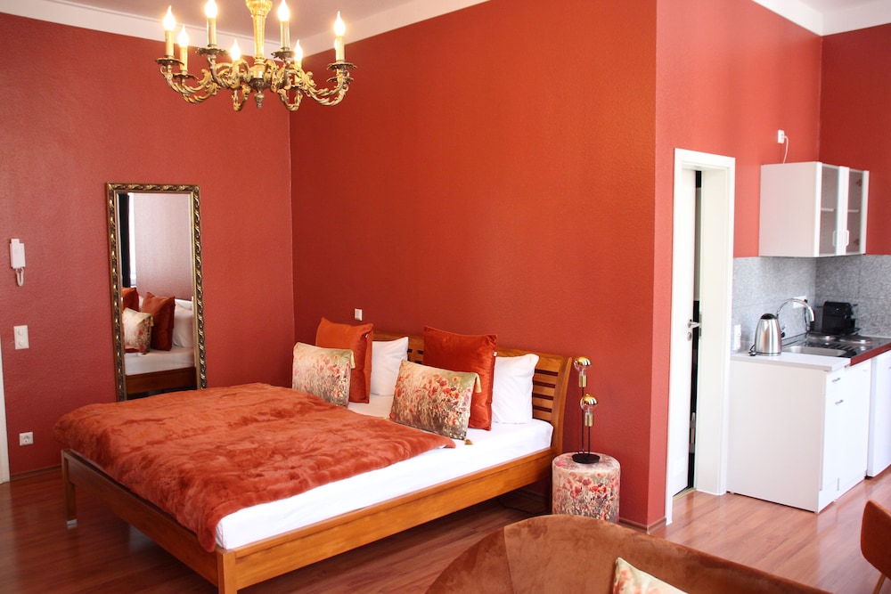 DOMSTERN HOTEL 15/64