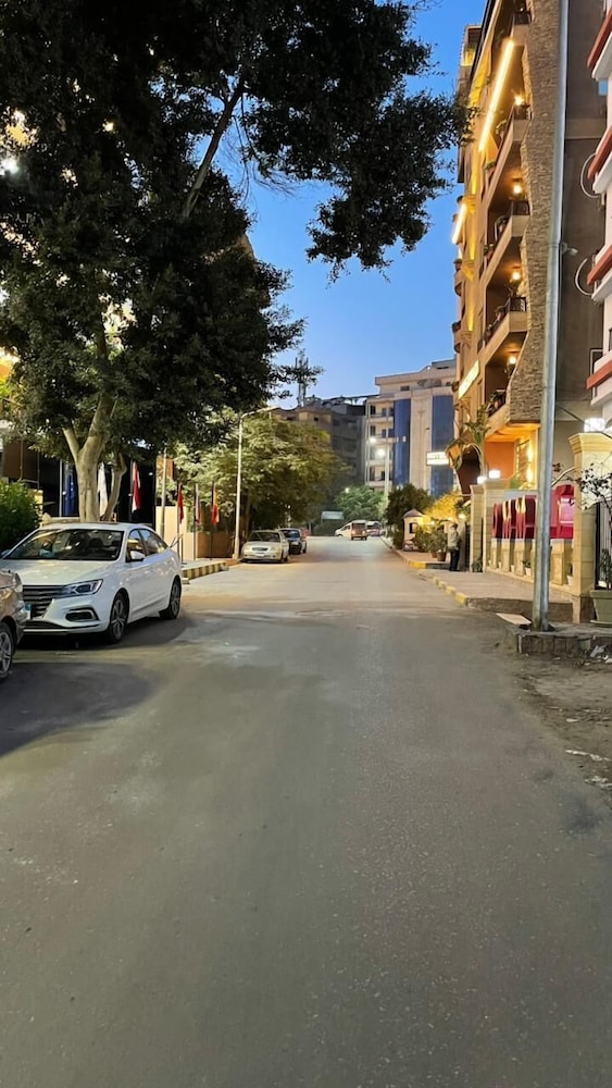 Pyramids Residence Guest House 39/50