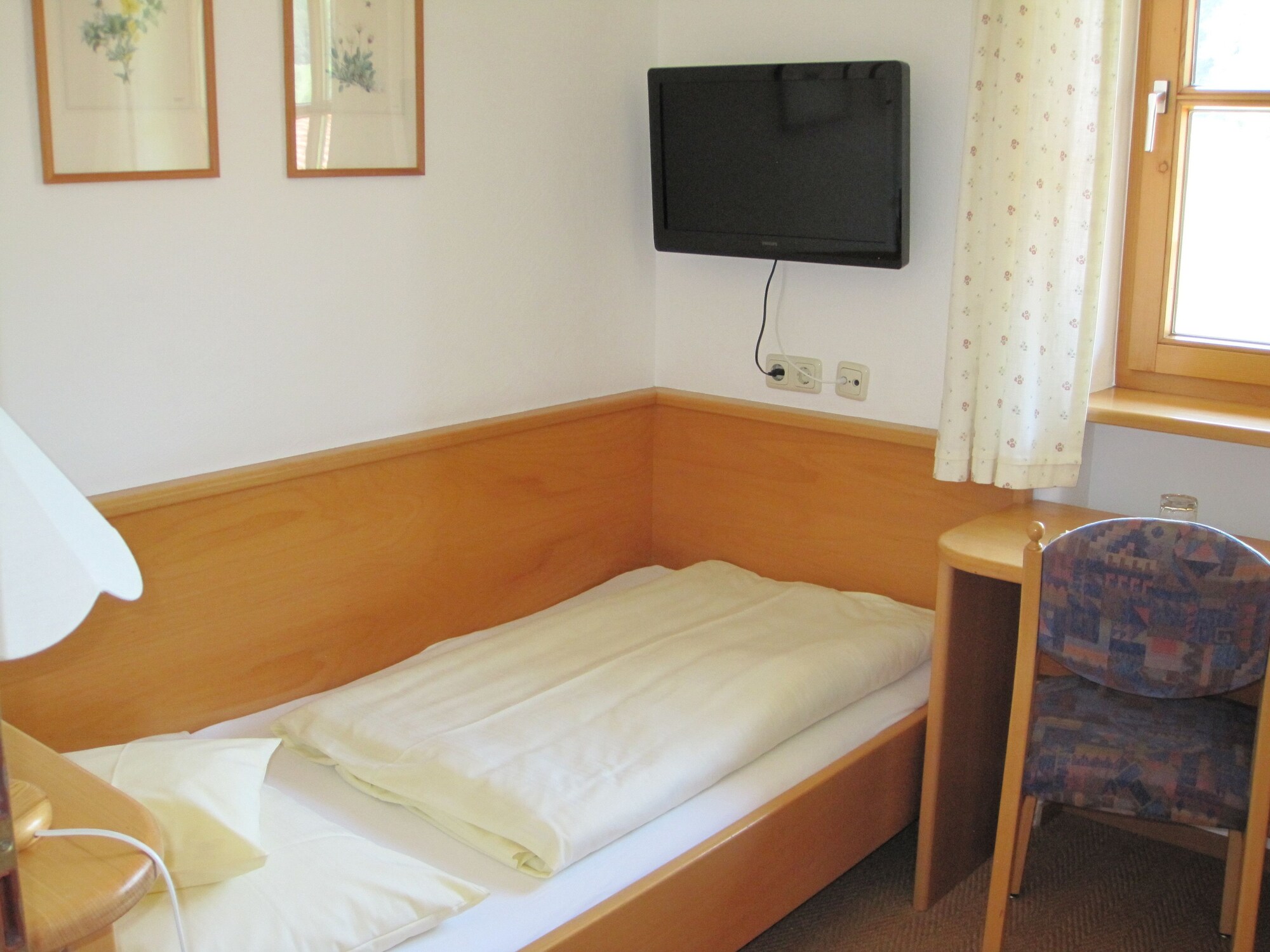 Room, Single, Single Bed