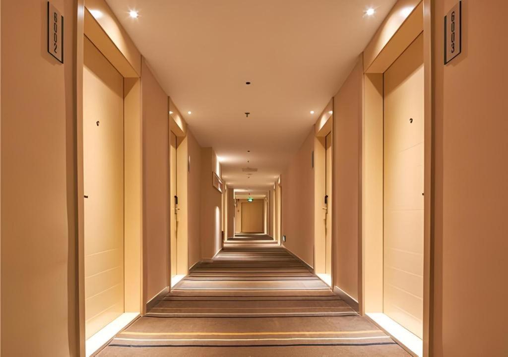 City Comfort Inn (Liuzhou Wuxing Pedestrian Street) 35/54