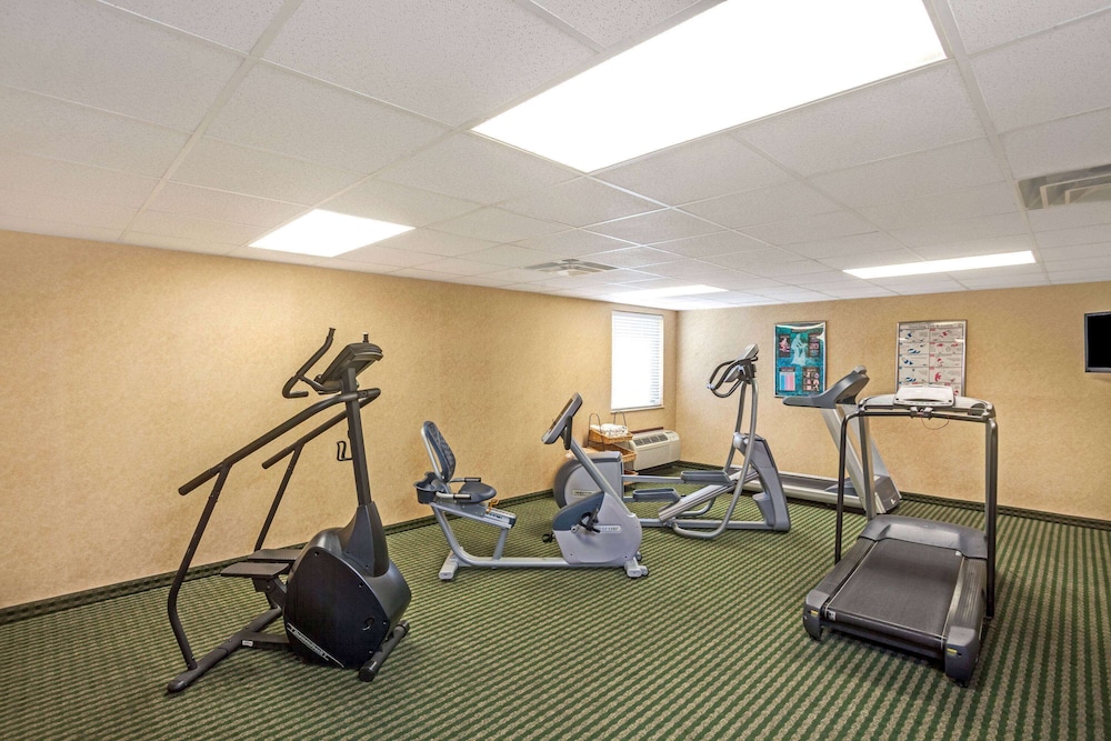 Baymont By Wyndham Louisville Airport South 9/23