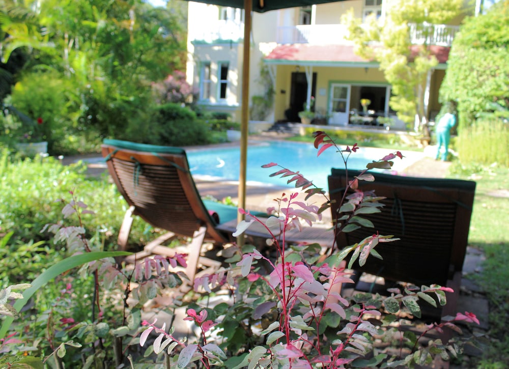 Hacklewood Hill Country House 67/70