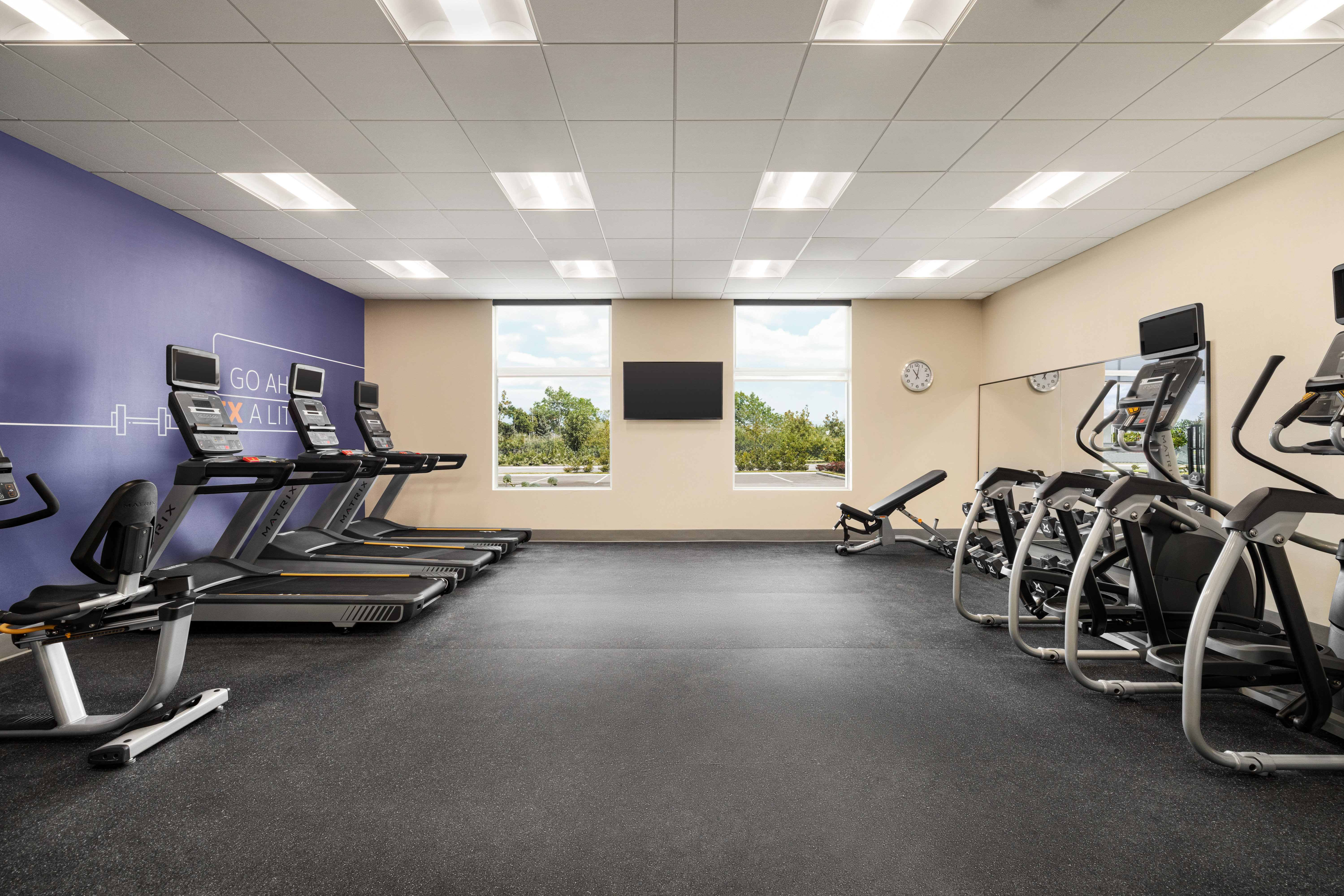 Holiday Inn Express STRATHROY 39/64