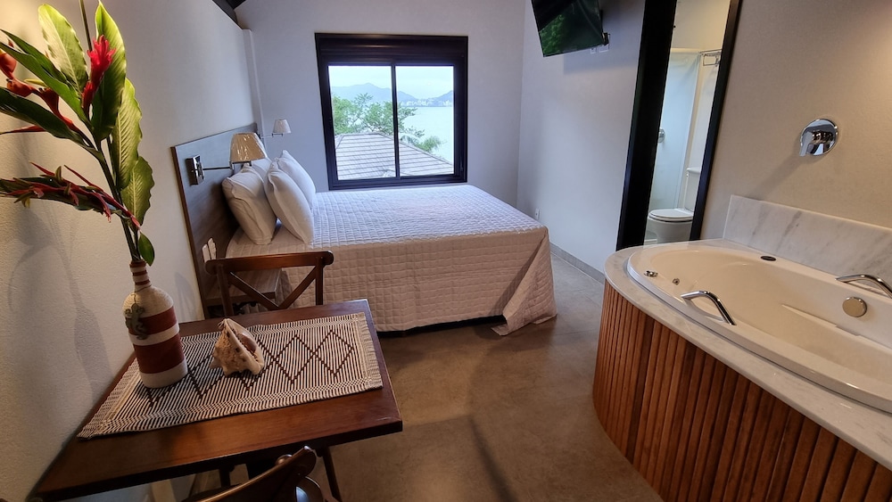 Suites com Vista Panoramica de Florianopolis 50/50