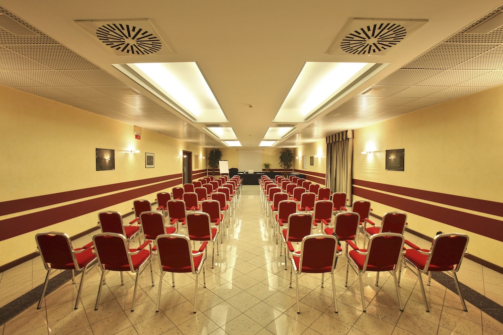 AIRPORT HOTEL BERGAMO 35/42