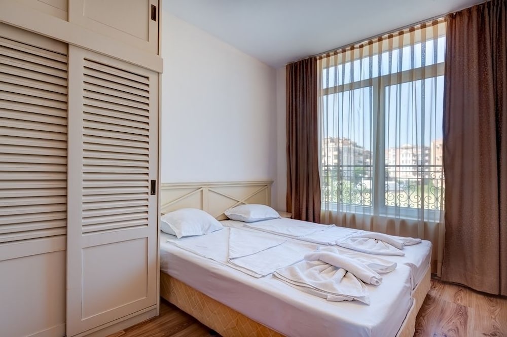 Dawn Park Aparthotel 28/51