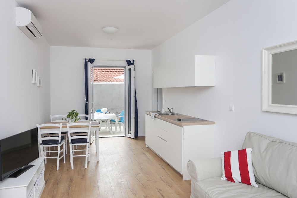 Apartments Villa Karmen 10/50