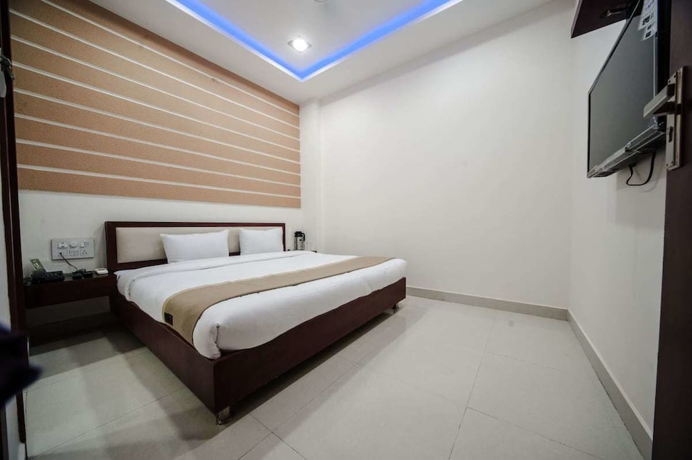 Hotel Durga Silver Line 11/24