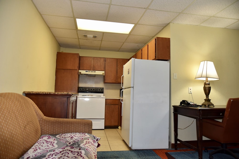 Extended Stay Snyder 28/51