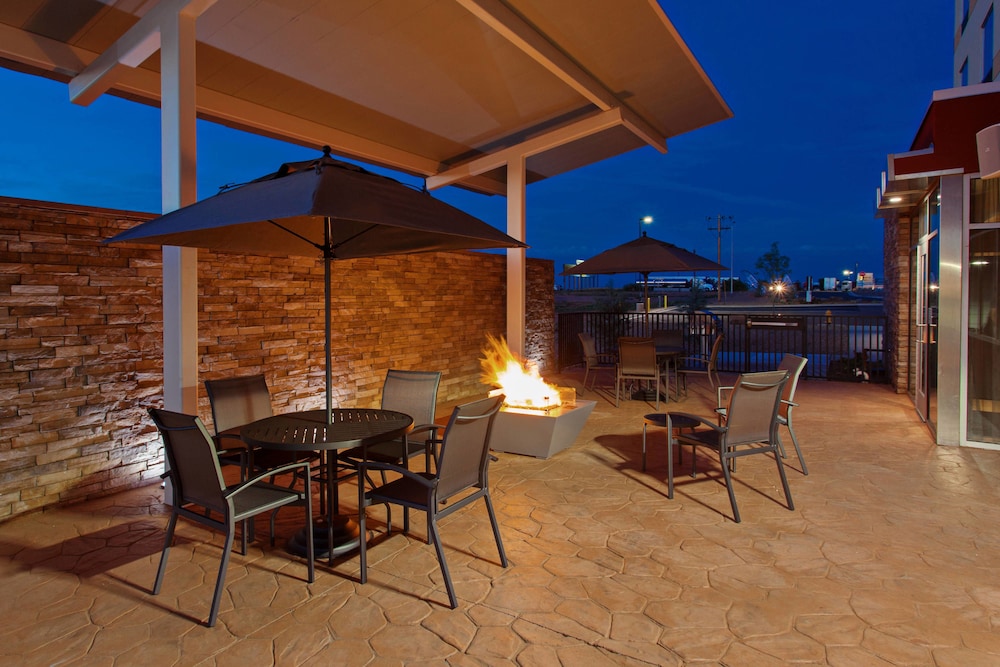 Fairfield Inn Suites Tucumcari 38/45