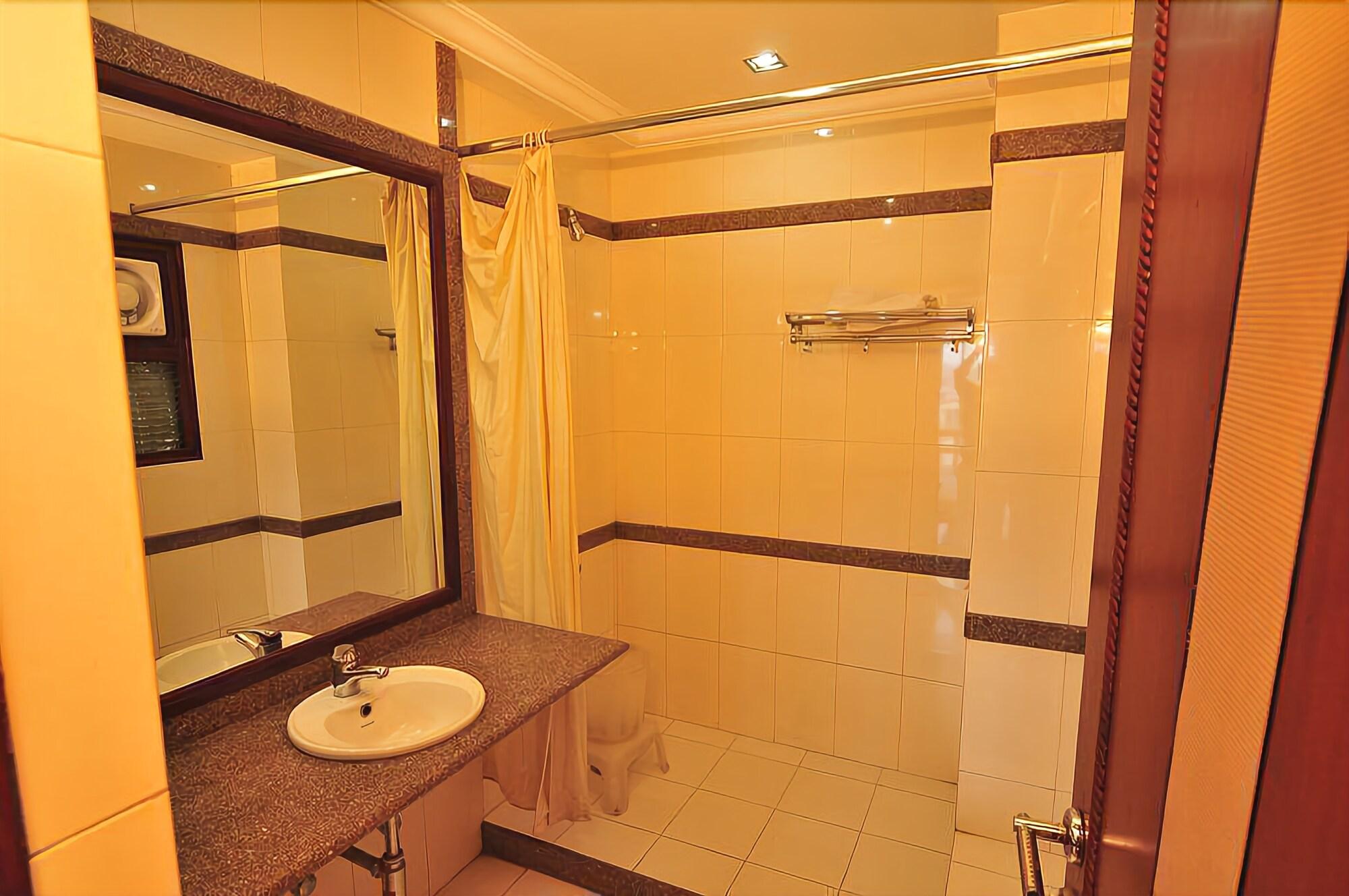 HOTEL RATNAWALI 25/25