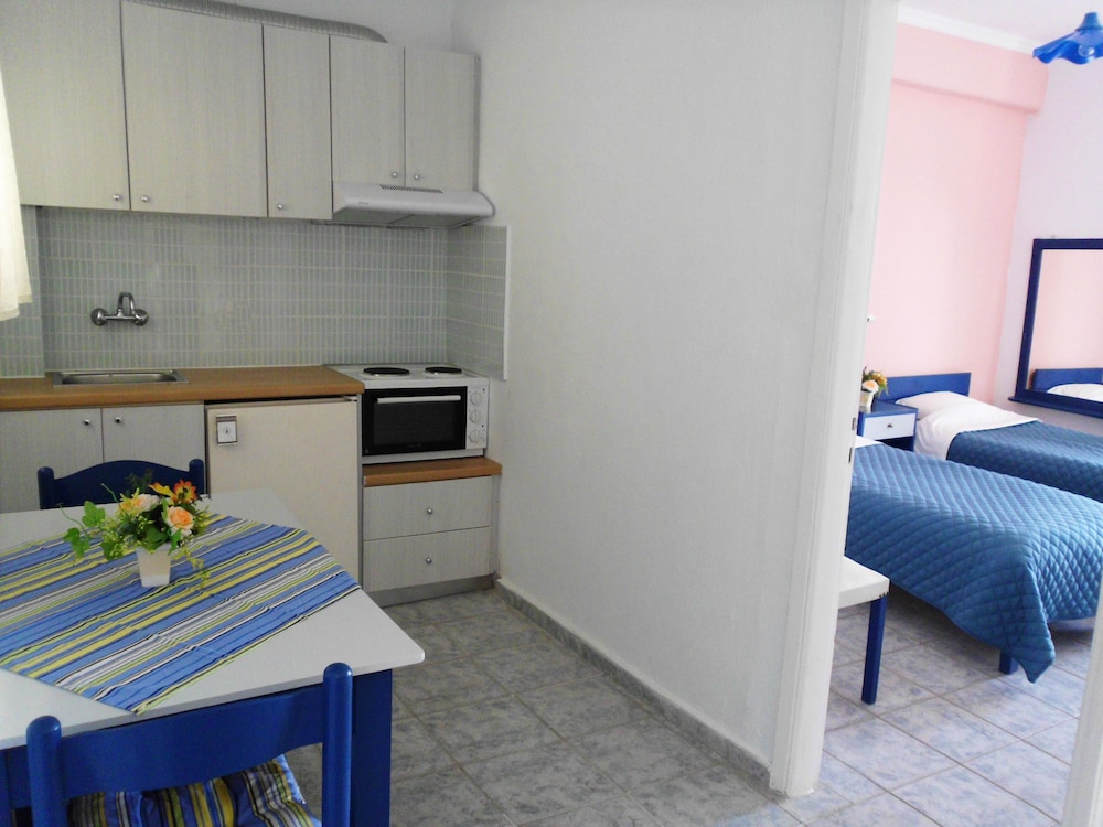 Paradise Apartments 27/43