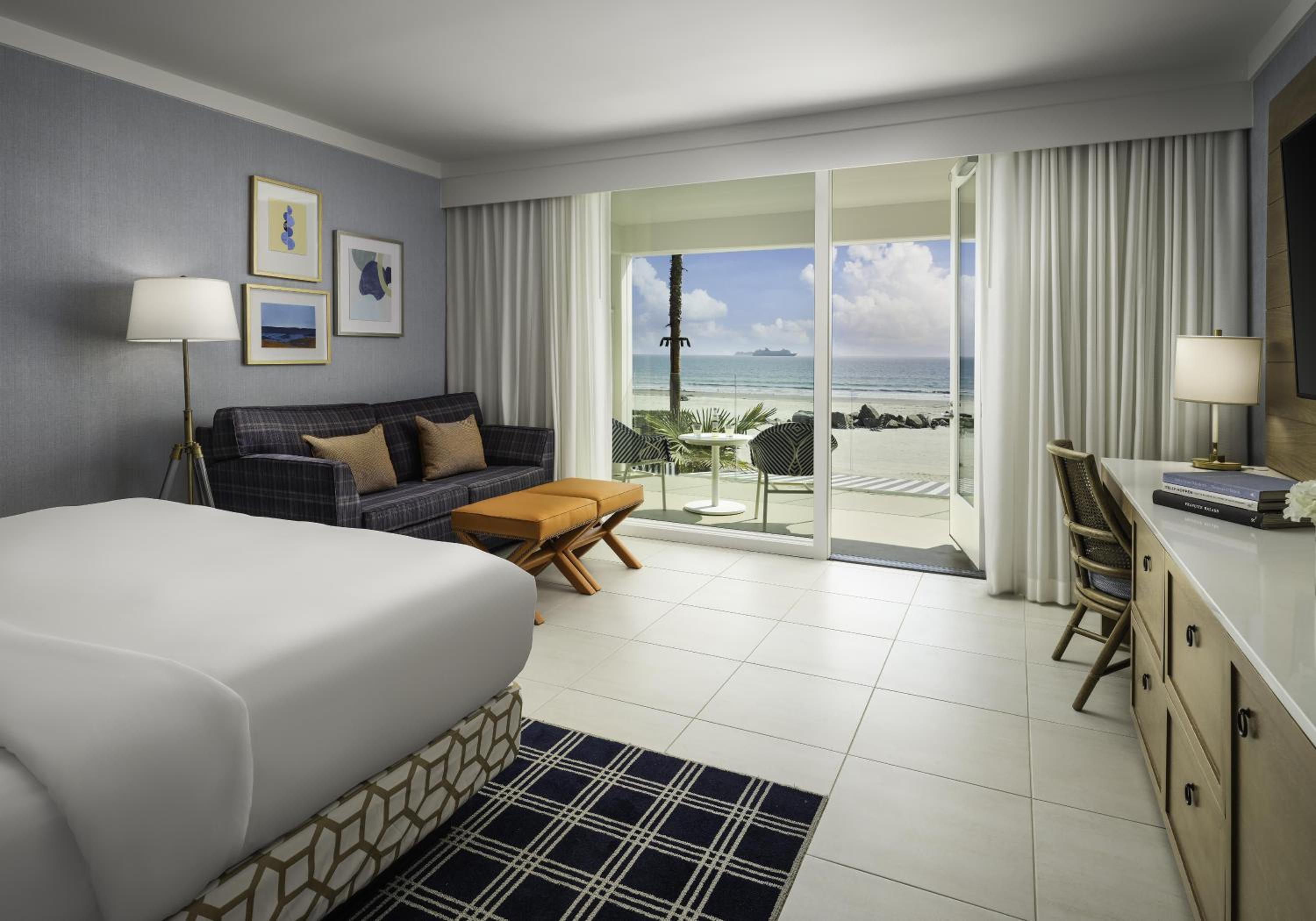 Cabana, King Bed, Ocean Front, Sofa