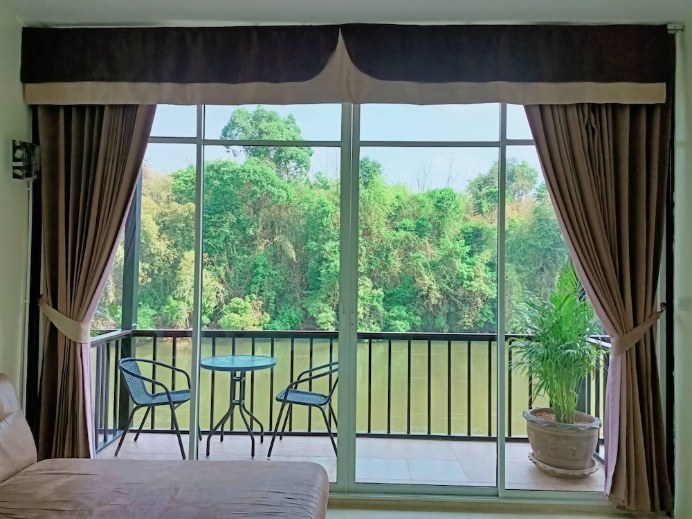 PECHMANEEKAN BEACH RESORT 58/71