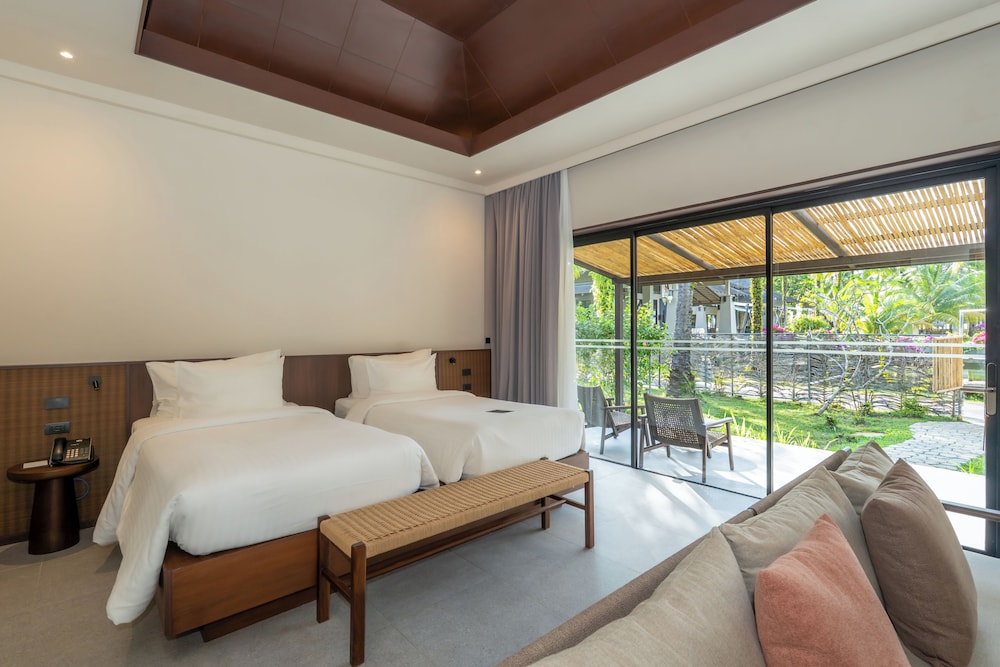 Premier, Villa, 1 King and 1 Single Beds, Sea Side