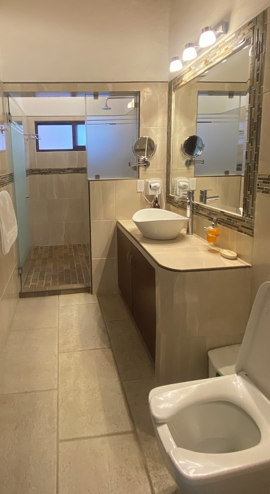 La Buena Vibra Wellness Resort and Spa 50/50