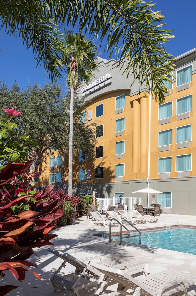 Galleria Palms Hotel 39/59
