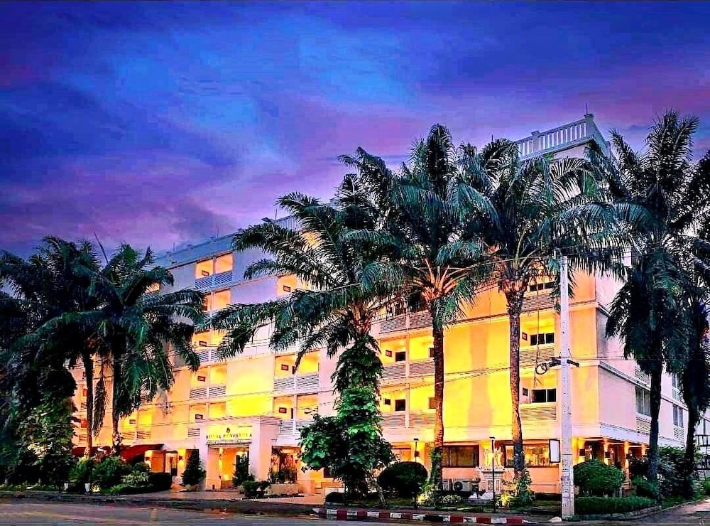Royal Peninsula Hotel 6/66