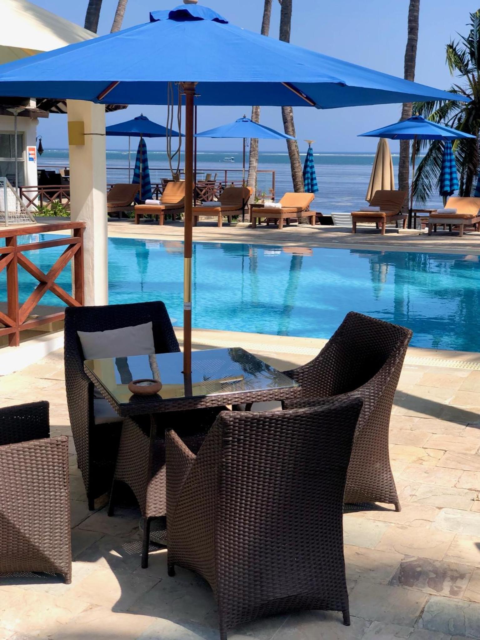 Kenya Bay Beach Hotel 44/46