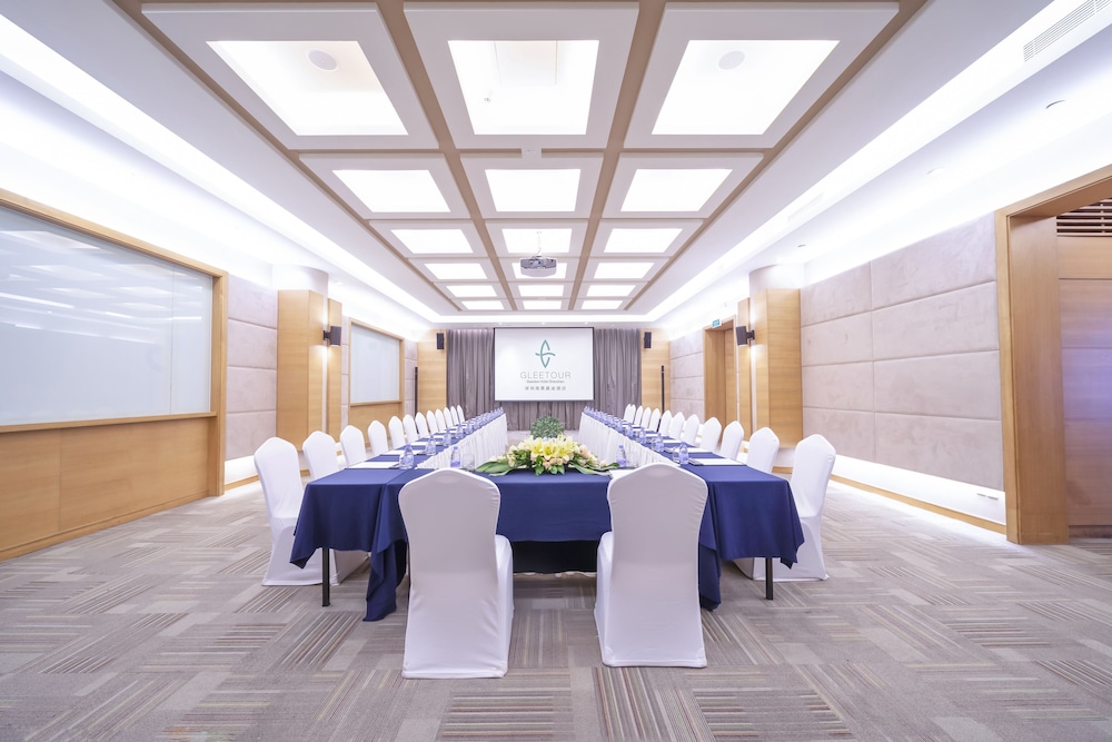 Seaview Gleetour Hotel 25/28