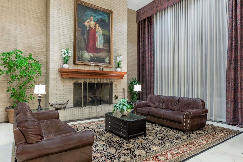 Wyndham Riverfront Little Rock 30/60