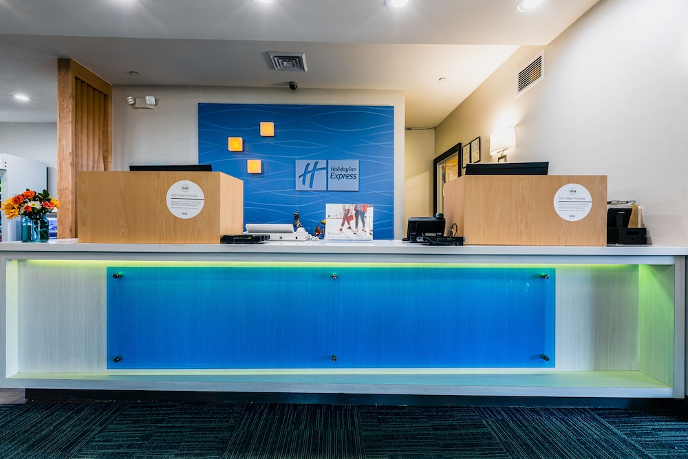 Holiday Inn Express Hotel & Suites Hamburg 6/47
