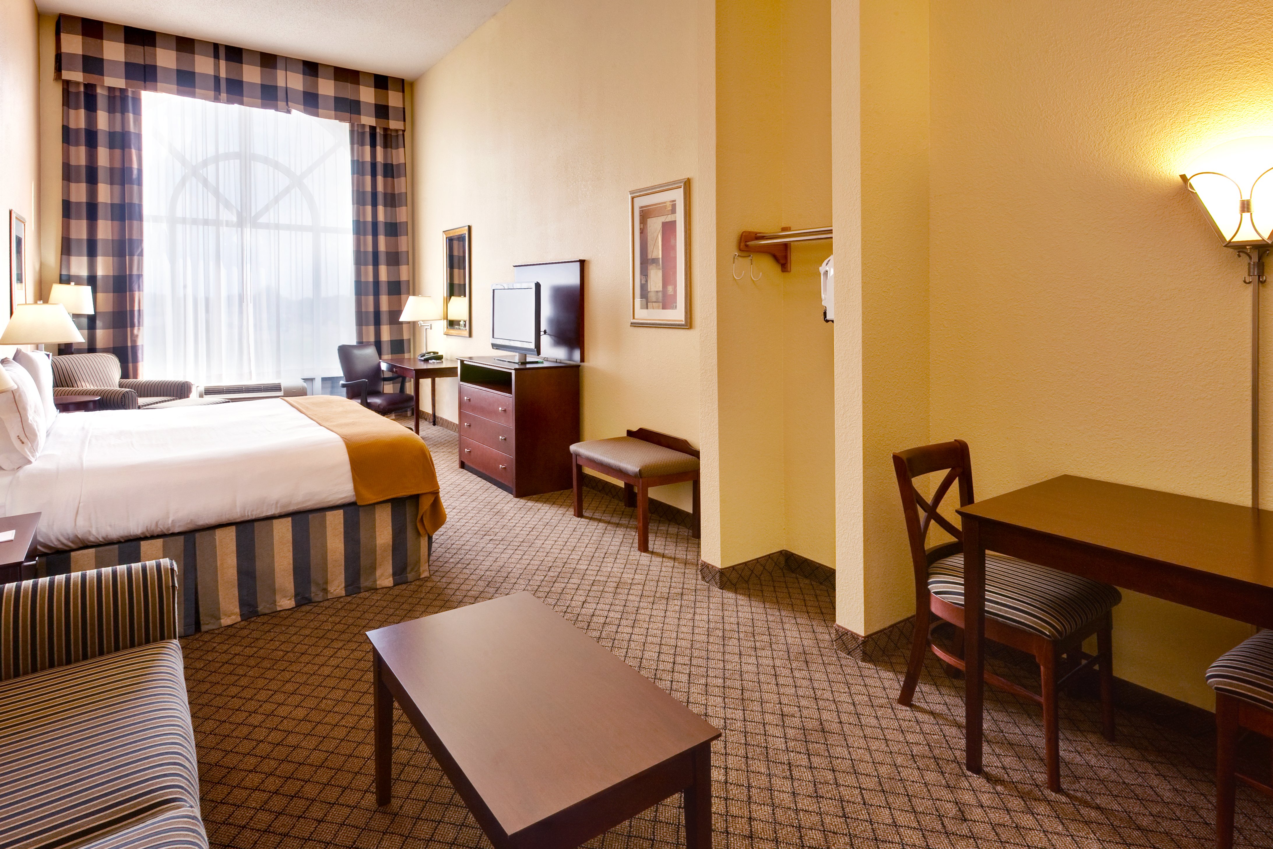 Holiday Inn Express Hotel & Suites Millington-Memphis Area 12/31