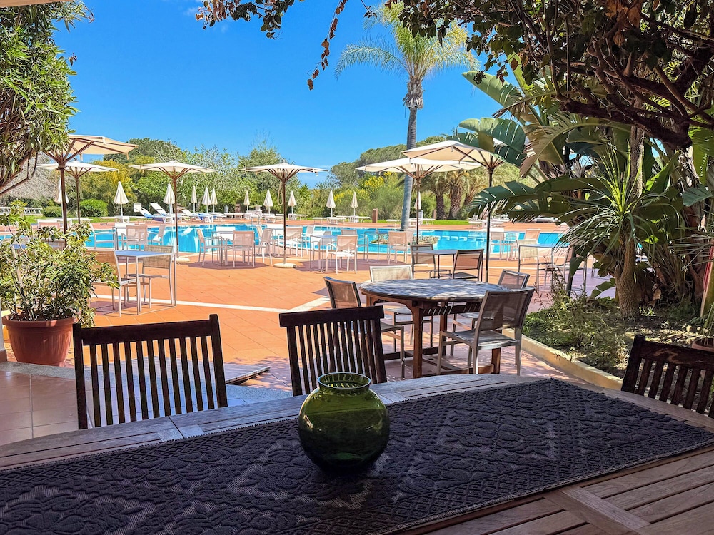 Perdepera Resort 64/79