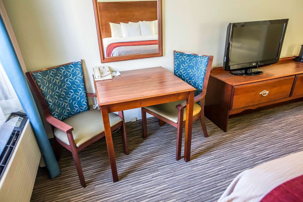 Comfort Inn Schereville, IN 27/42
