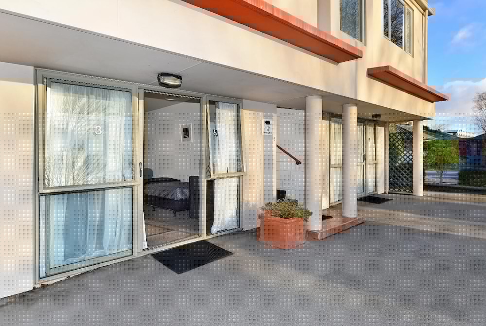 ARENA MOTEL 30/32