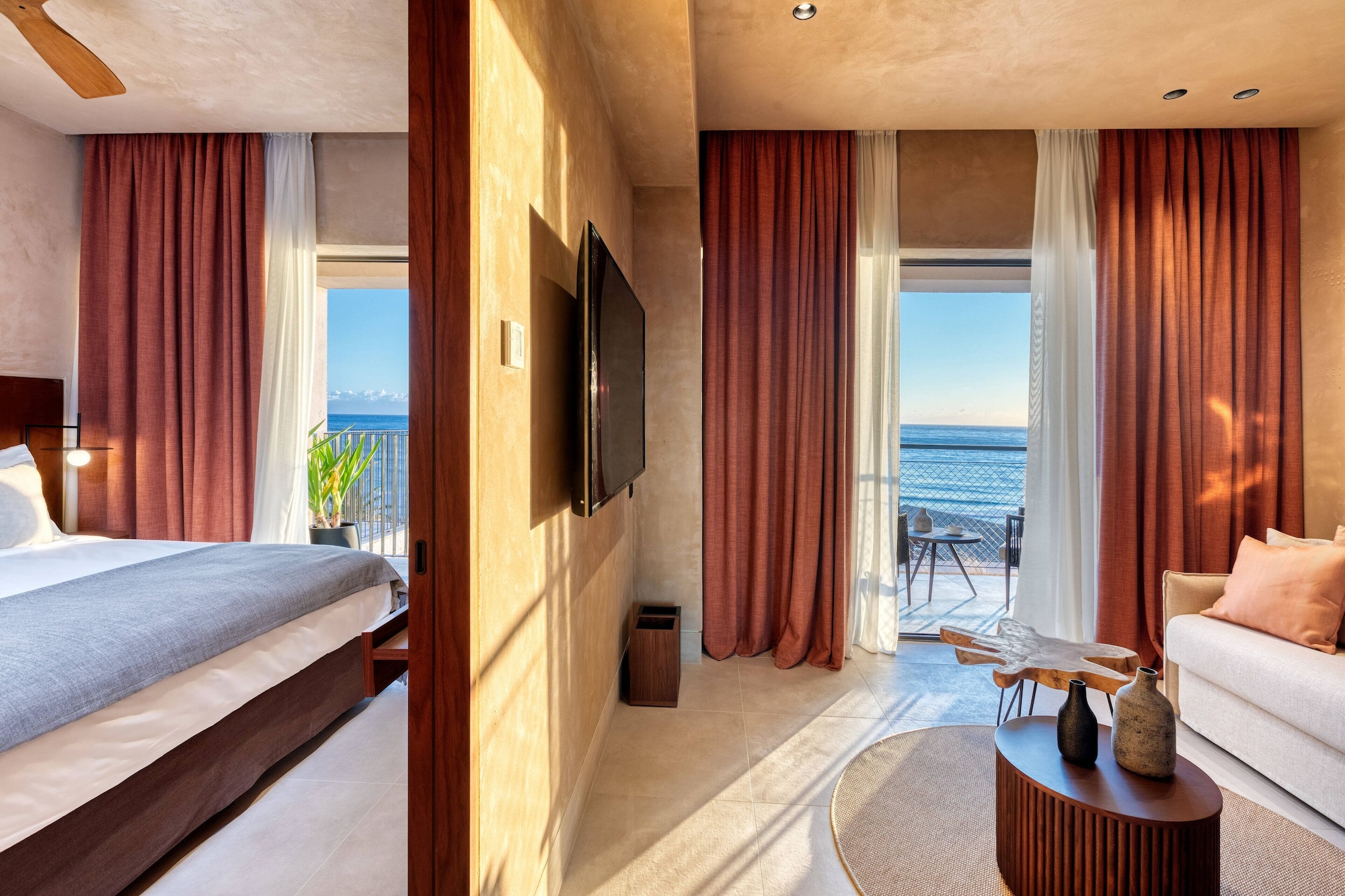 SAPPHIRE, FAMILY SUITE