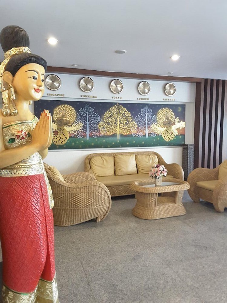 Wangburapa Grand Hotel 35/47
