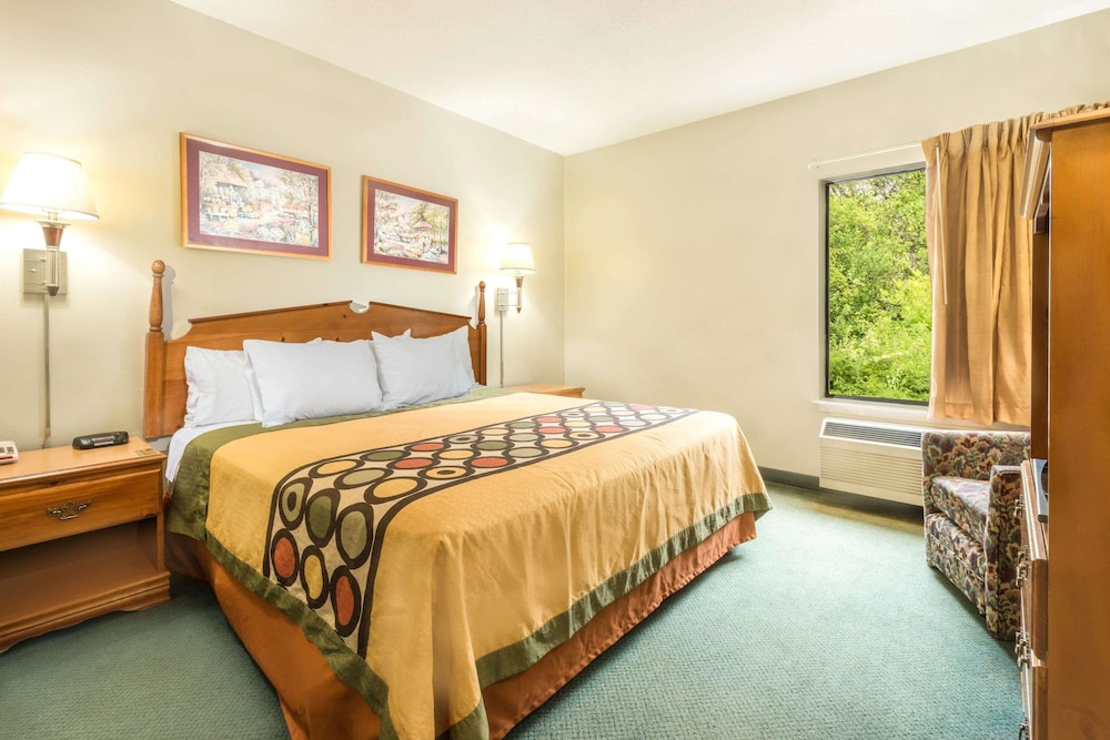 Super 8 By Wyndham Pevely 14/30