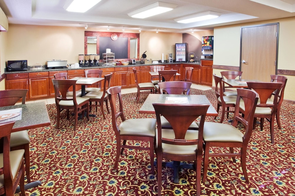 University Inn Boiling Springs, NC 16/23