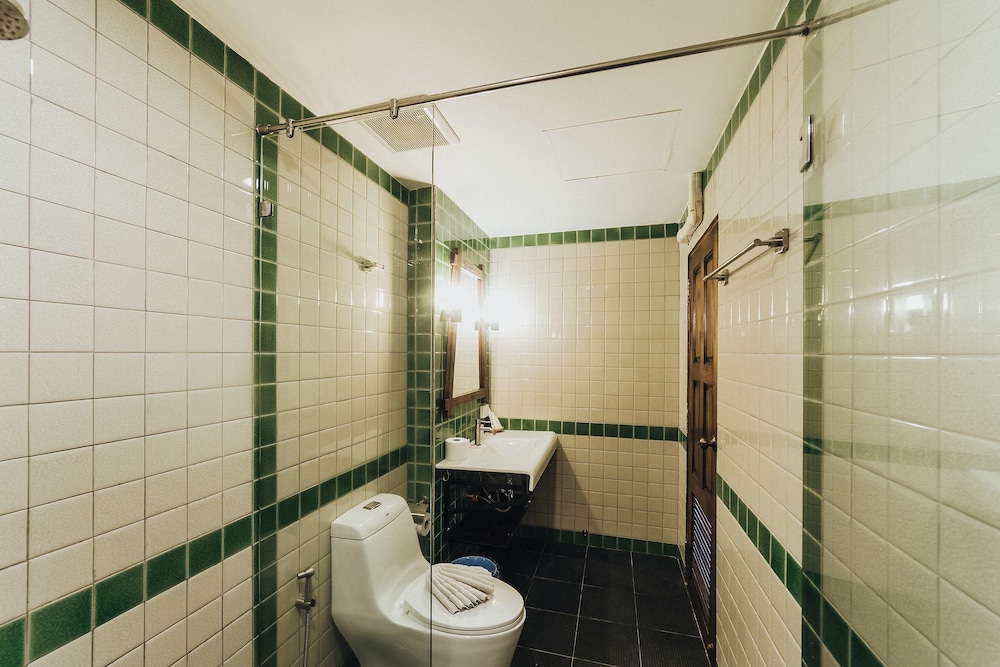 Cc S Hideaway Hotel 58/59