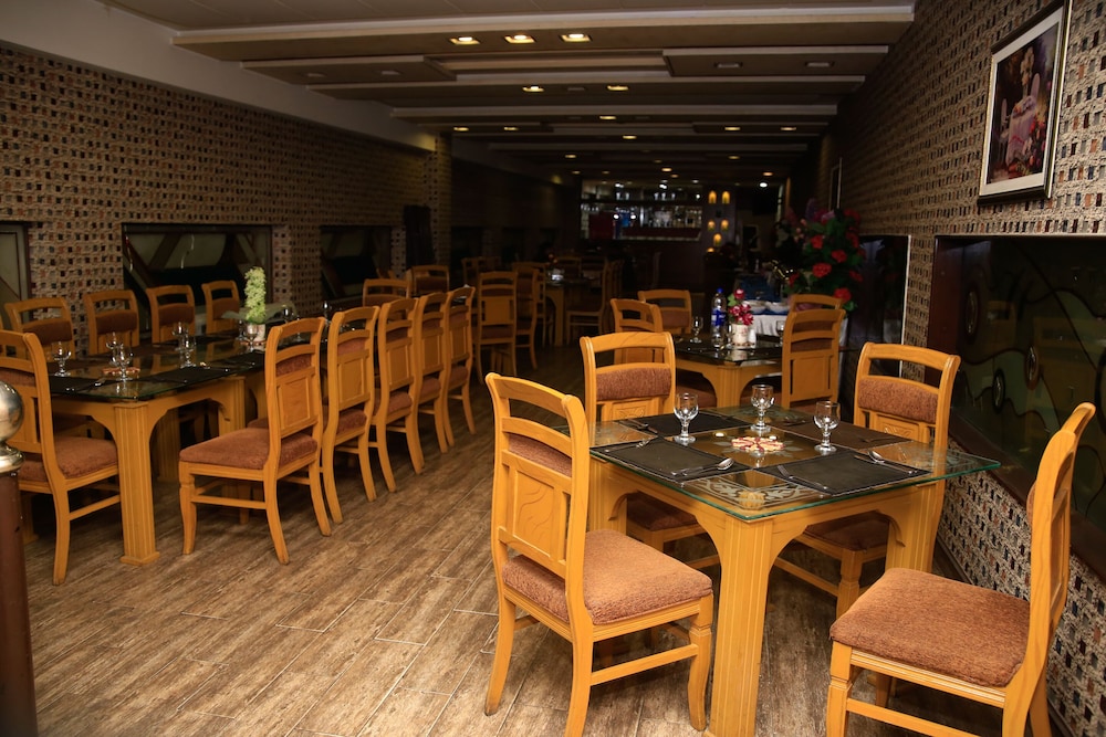Hotel Javson Sialkot 54/60