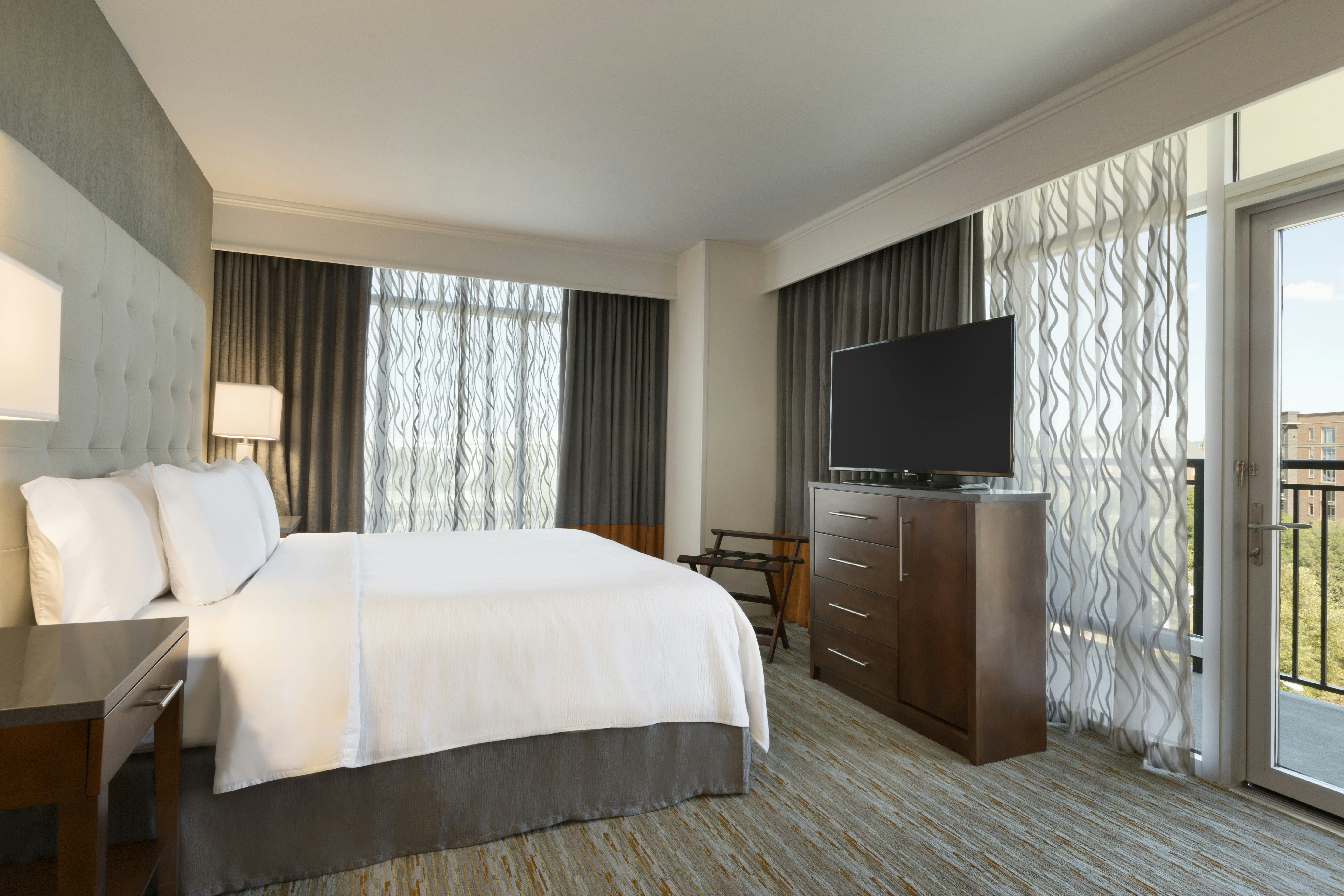 STUDIO, SUITE, KING BED, ACCESSIBLE