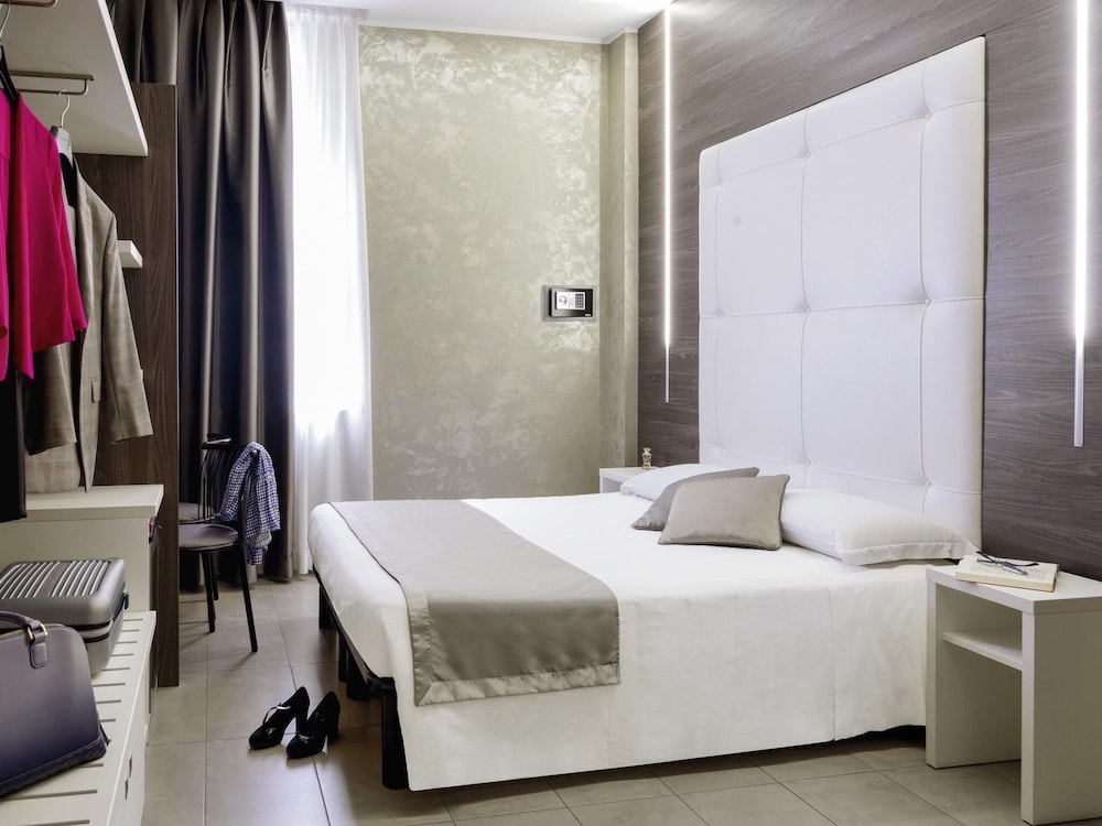 IBIS STYLES MILANO CENTRO 18/48