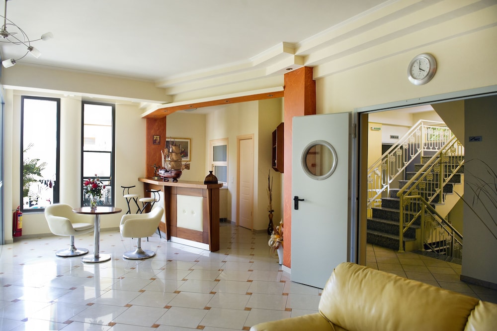 Loukas Hotel &amp; Apartments 7/50