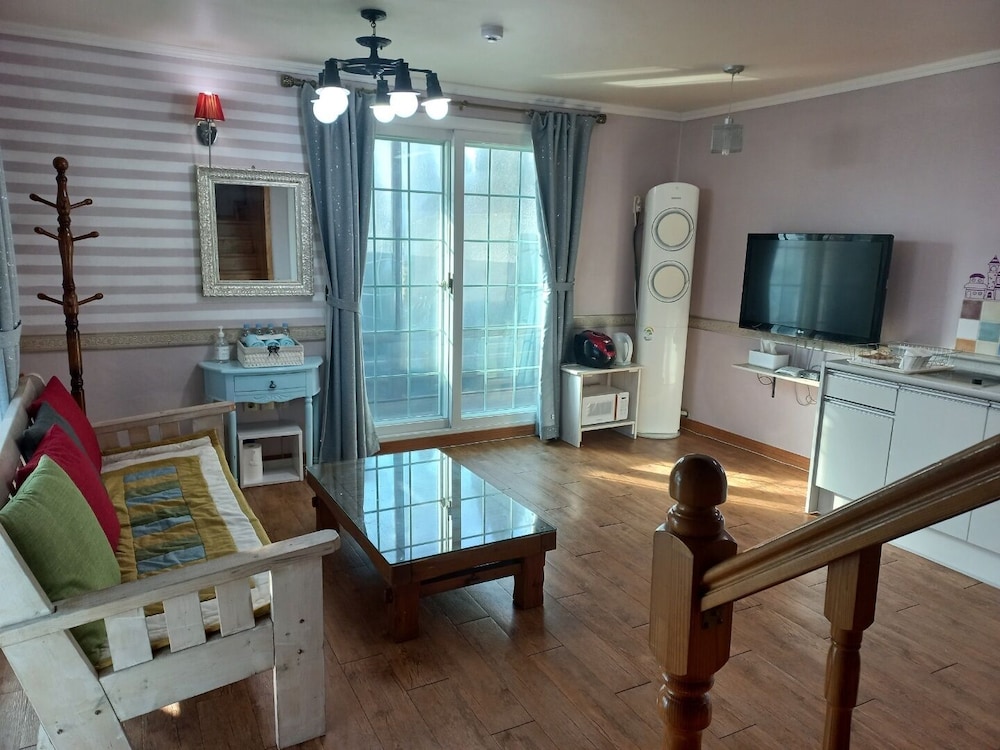 Gyeongju Orsay Pension 25/46