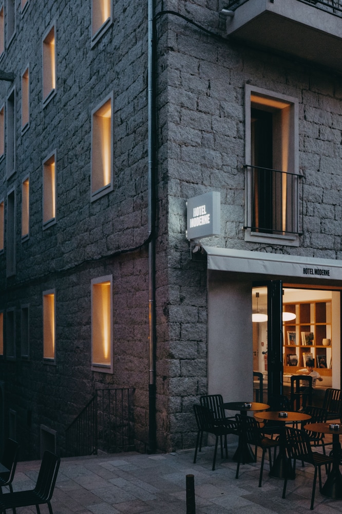 Hotel Moderne 1/50