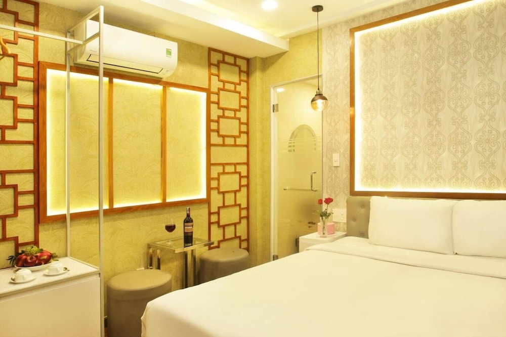 Cupid 2 Hotel 66/67